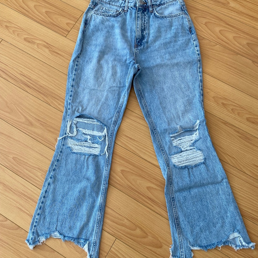 Urban Outfitters BDG Destroyed Cropped Flare Jean High Rise Light Wash 27